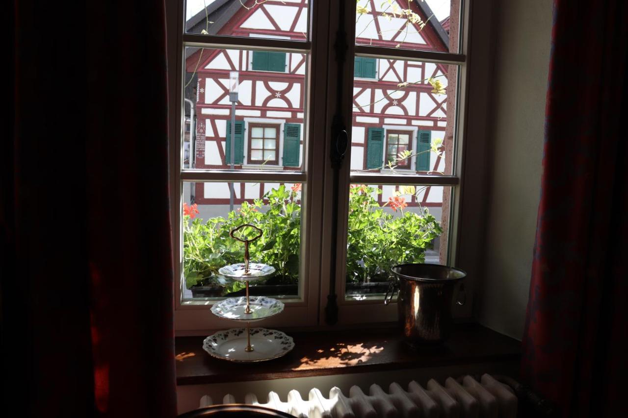 Hotel De Charme 'Zum Schiff' Iffezheim Exterior photo